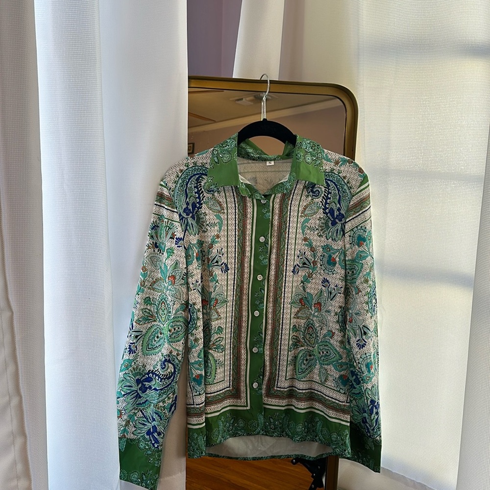 Button Down Long Sleeve Blouse Size Small